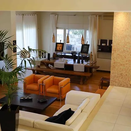 Meli Apartment *